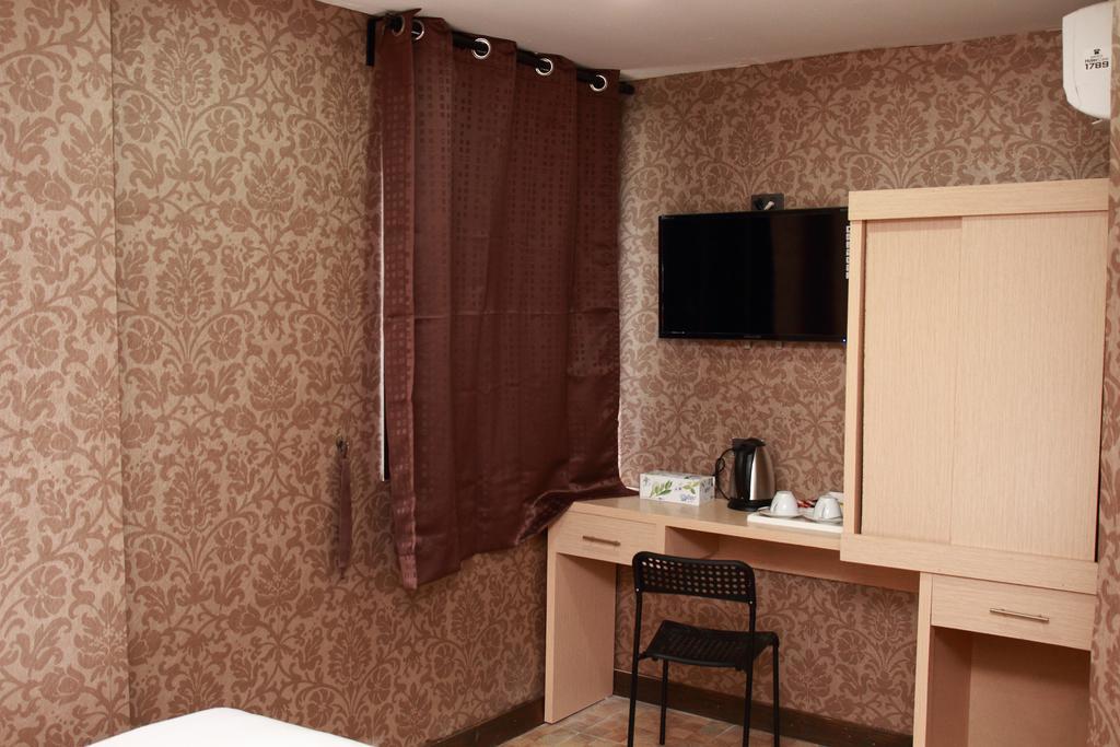 Harrys Suite Hotel Banguecoque Quarto foto