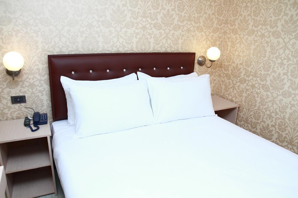 Harrys Suite Hotel Banguecoque Exterior foto