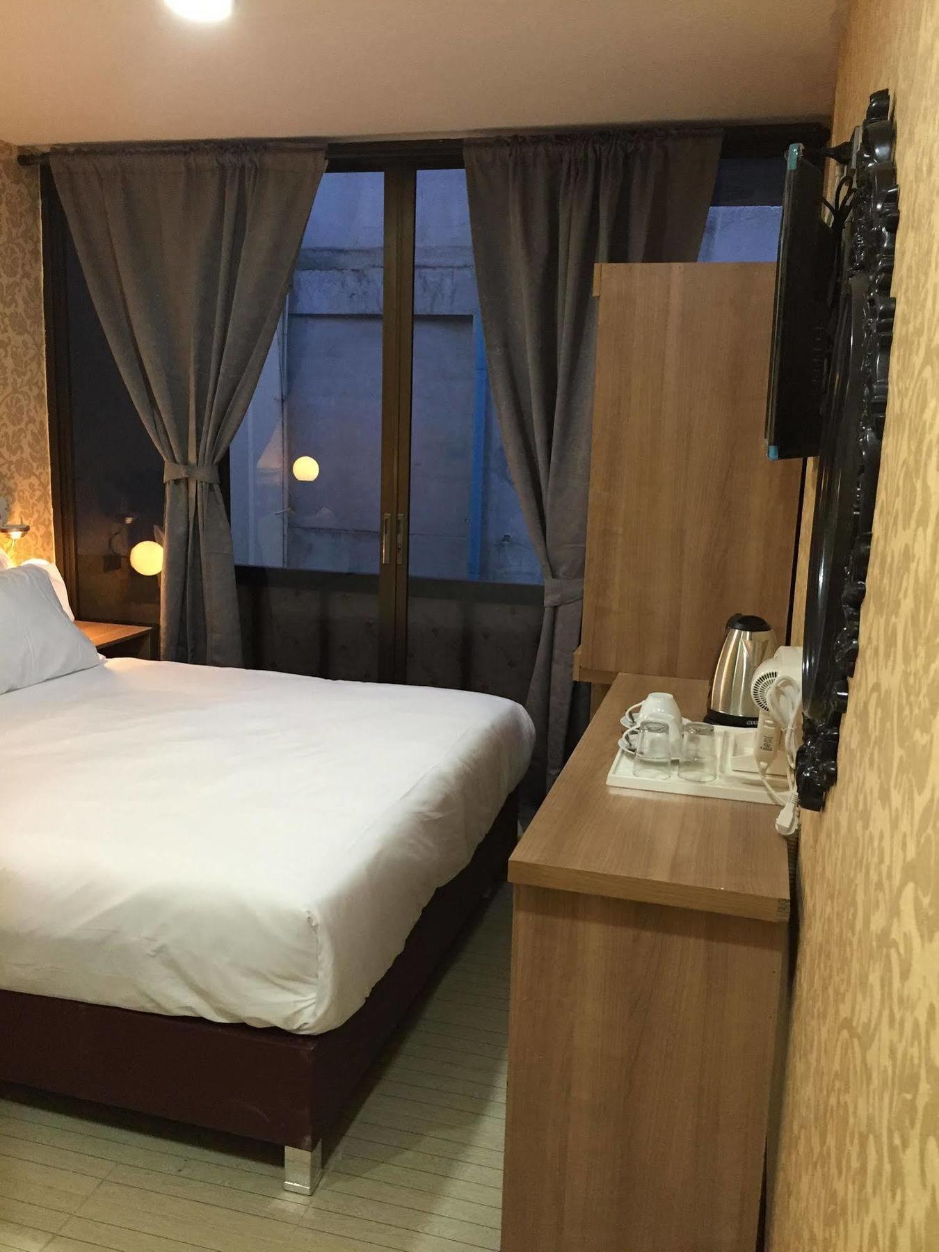 Harrys Suite Hotel Banguecoque Exterior foto