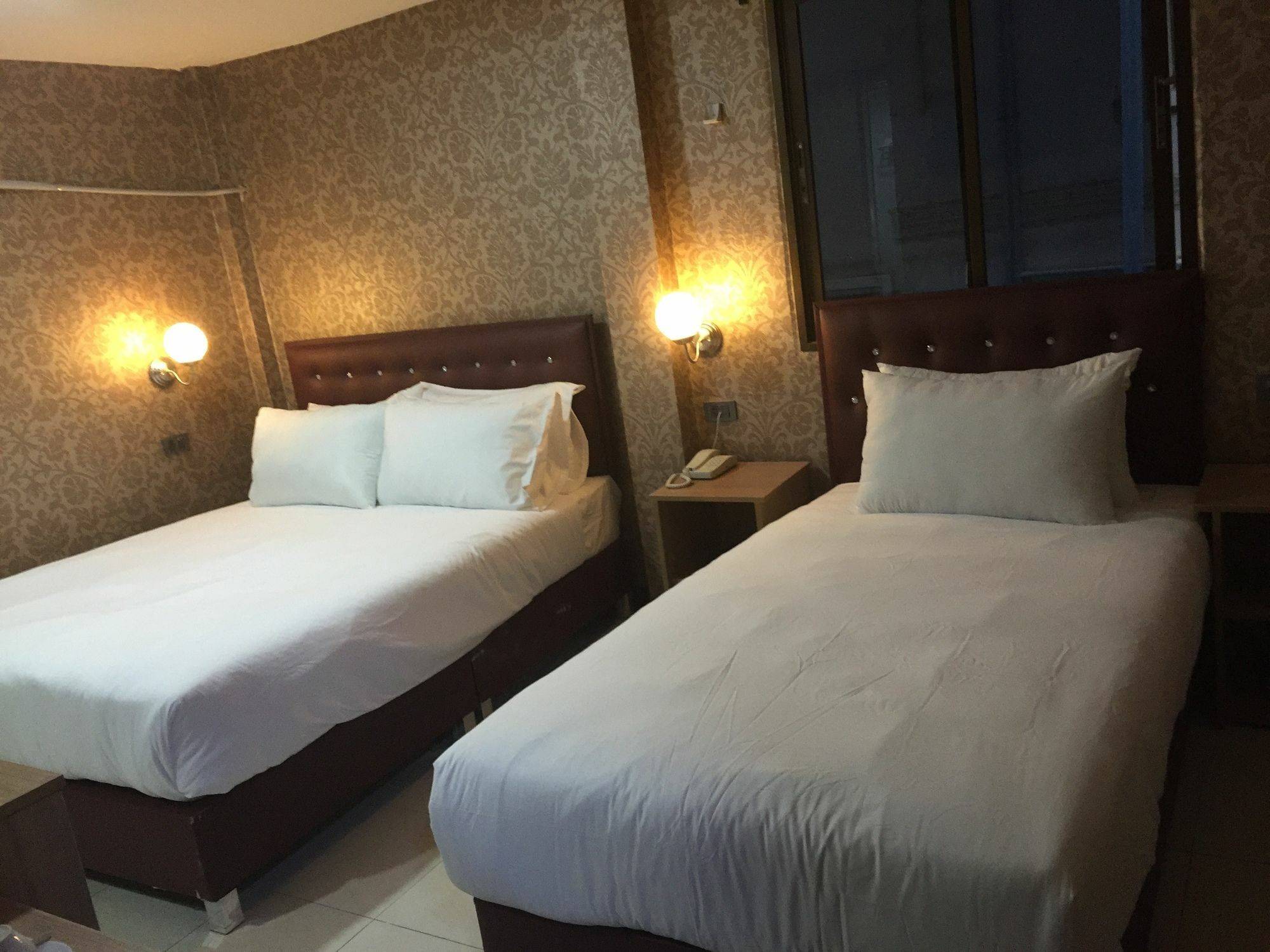 Harrys Suite Hotel Banguecoque Exterior foto