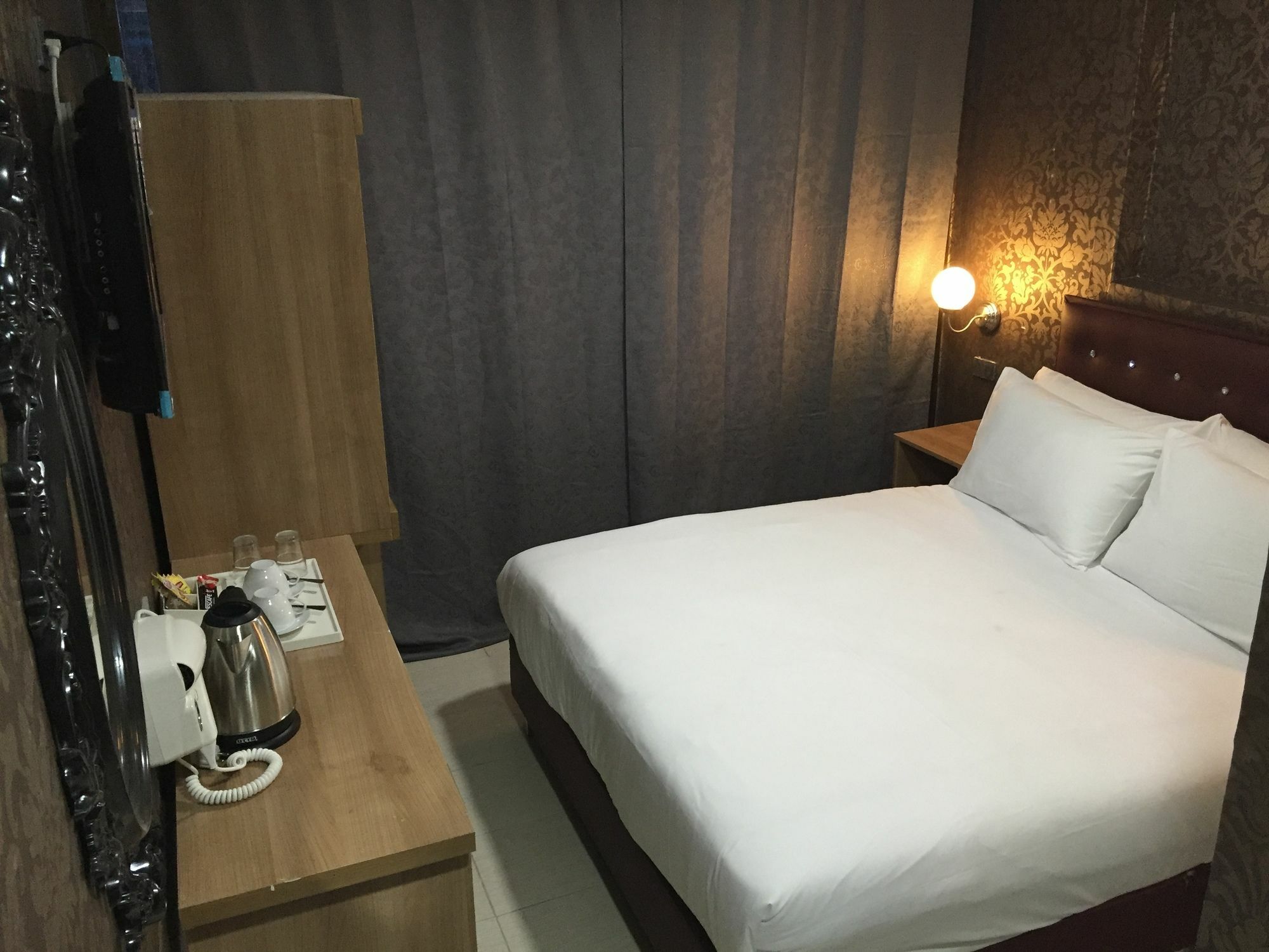 Harrys Suite Hotel Banguecoque Exterior foto
